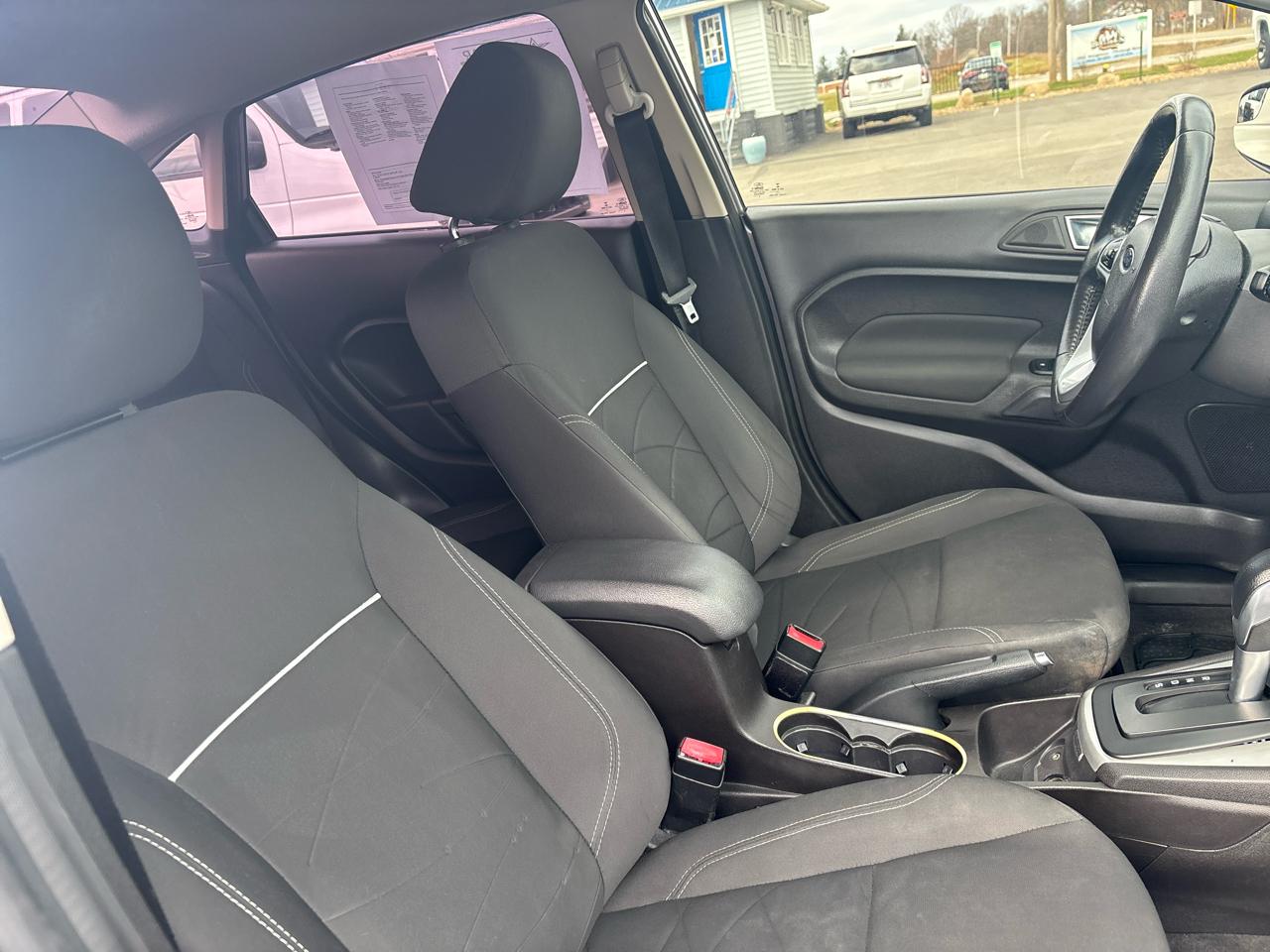 Ford Fiesta 4dr Sdn SE 2014