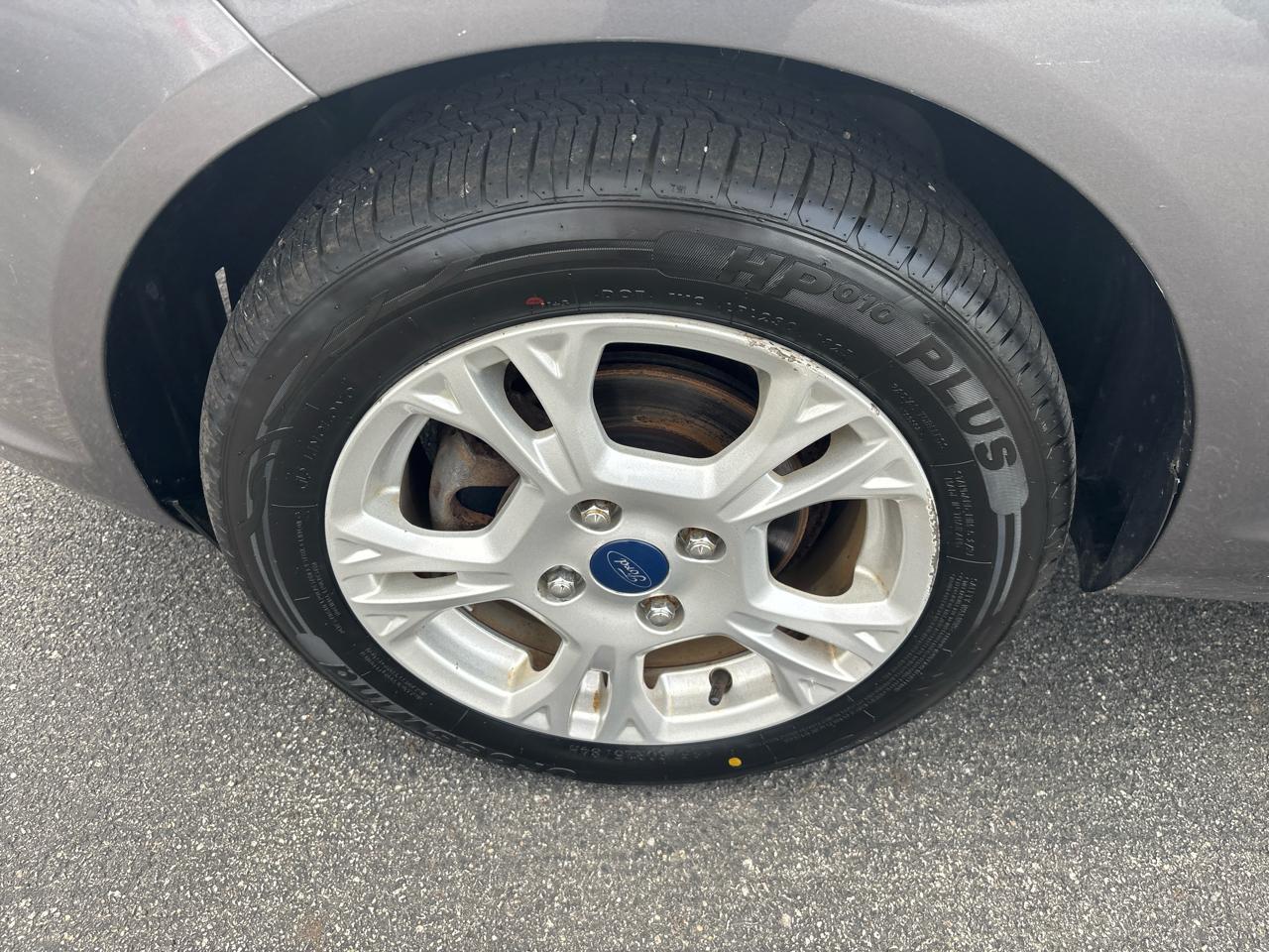 Ford Fiesta 4dr Sdn SE 2014