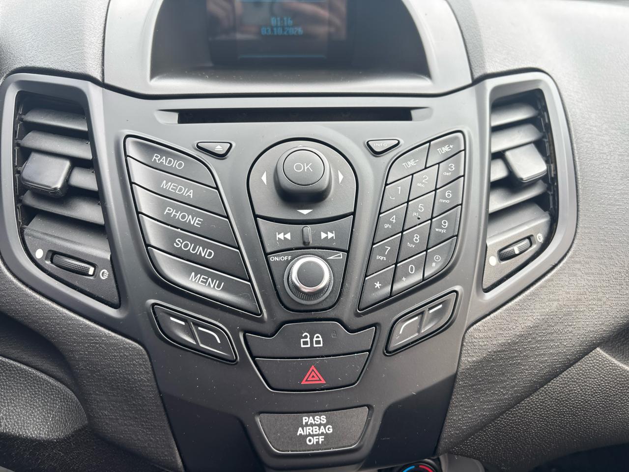 Ford Fiesta 4dr Sdn SE 2014