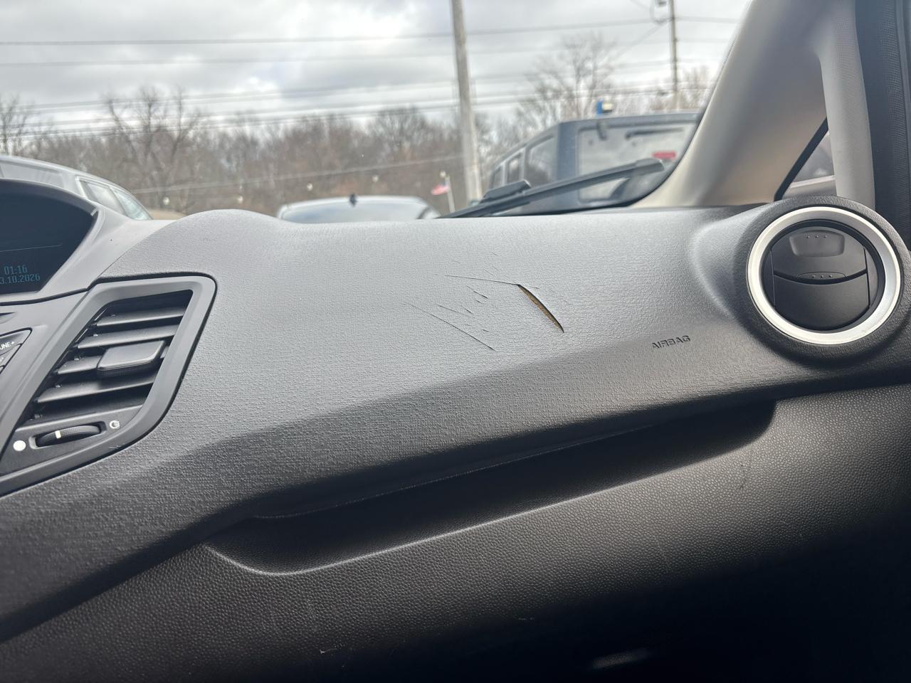 Ford Fiesta 4dr Sdn SE 2014