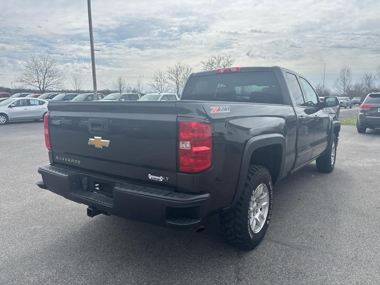 Chevrolet Silverado 1500 4WD Double Cab 143.5" LT w/1LT 2015