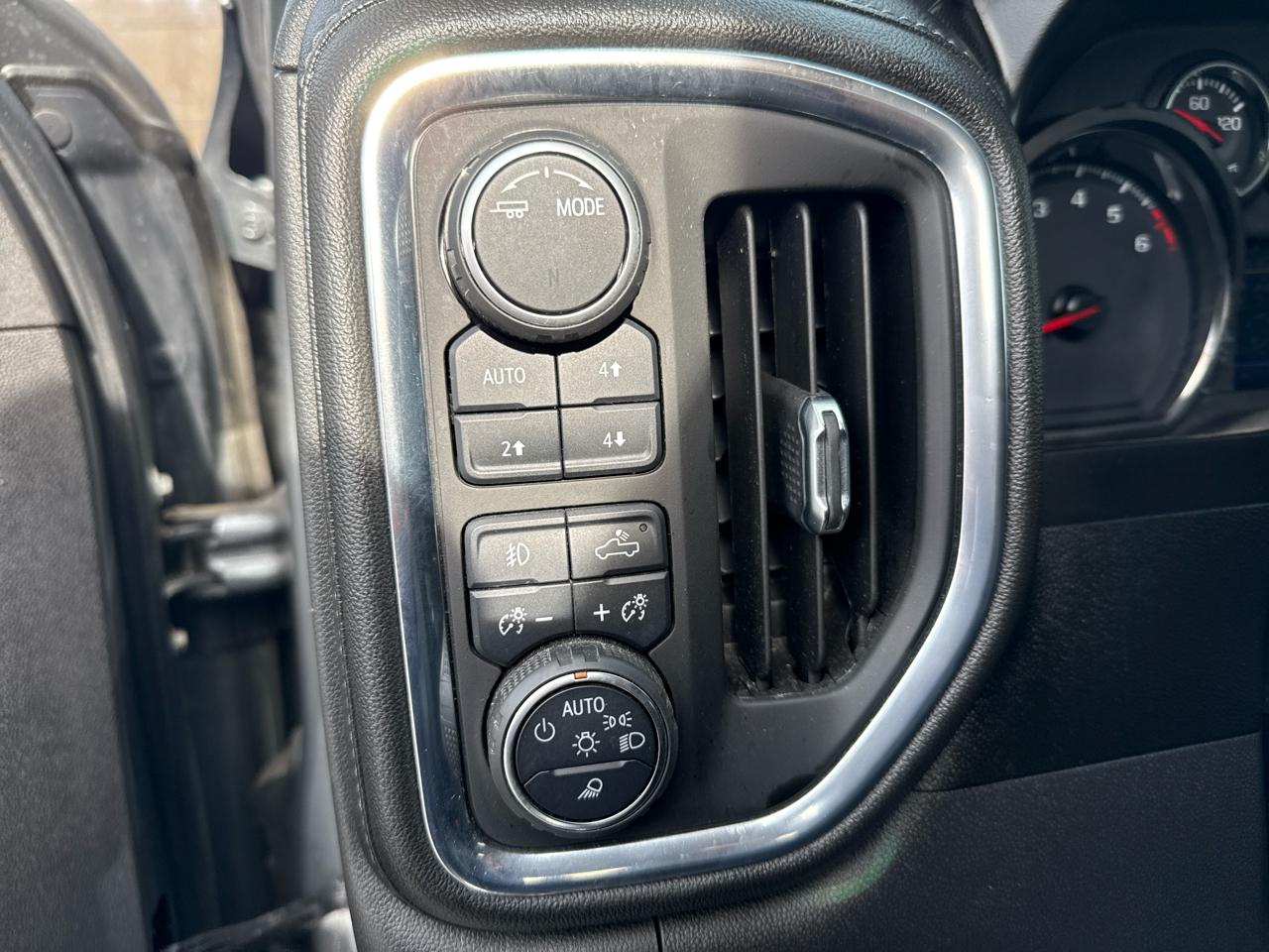 Chevrolet Silverado 1500 4WD Crew Cab 147" LTZ 2021