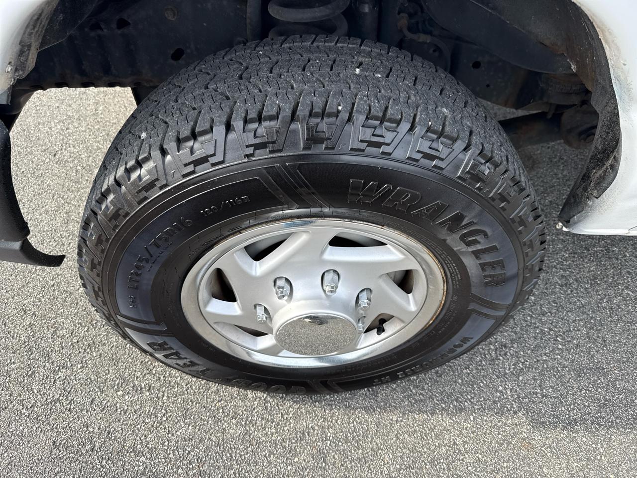 Ford Econoline Cargo Van E-350 Super Duty Commercial 2012