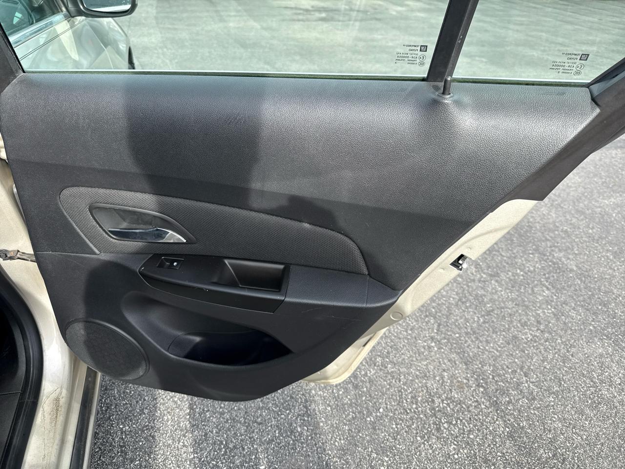 Chevrolet Cruze 4dr Sdn Auto 1LT 2013