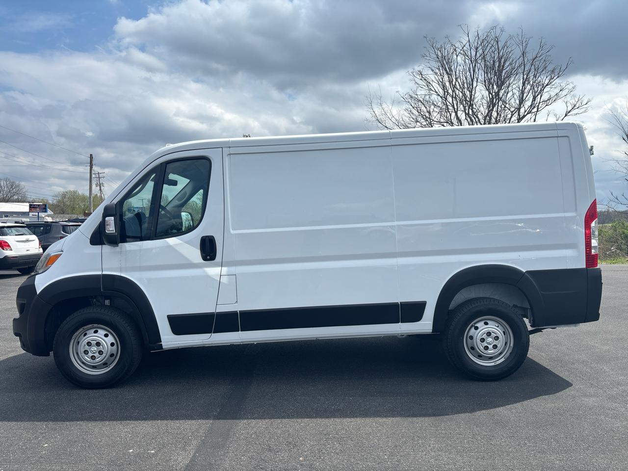 RAM ProMaster Cargo Van 1500 Low Roof 136" WB 2023