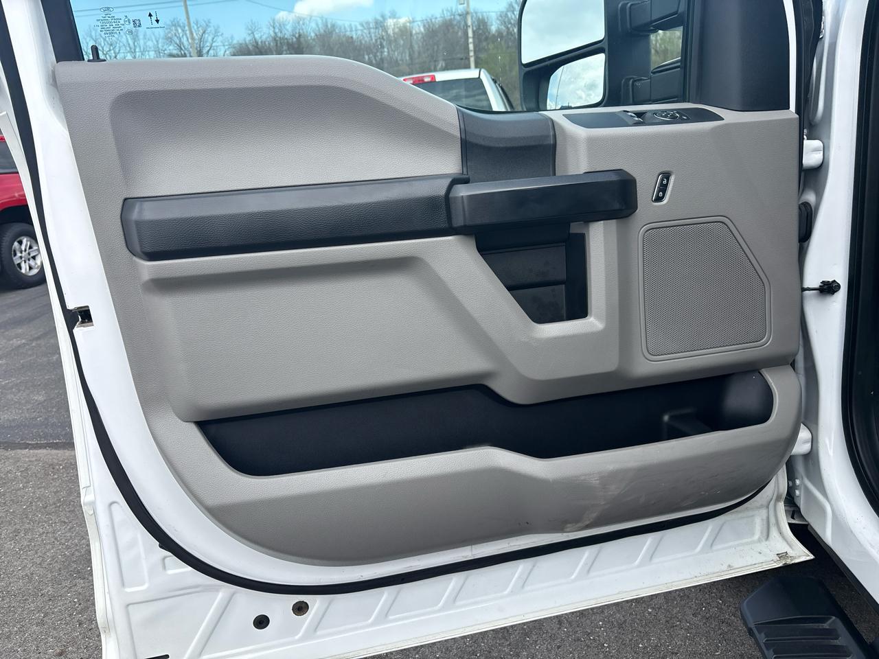 Ford Super Duty F-250 SRW XLT 2WD Reg Cab 8' Box 2021