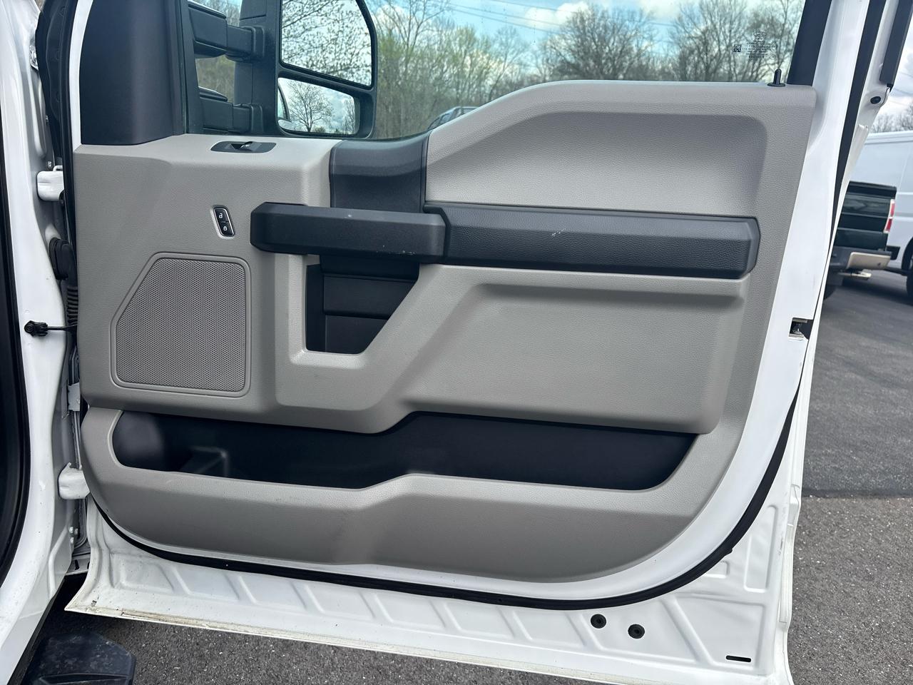 Ford Super Duty F-250 SRW XLT 2WD Reg Cab 8' Box 2021