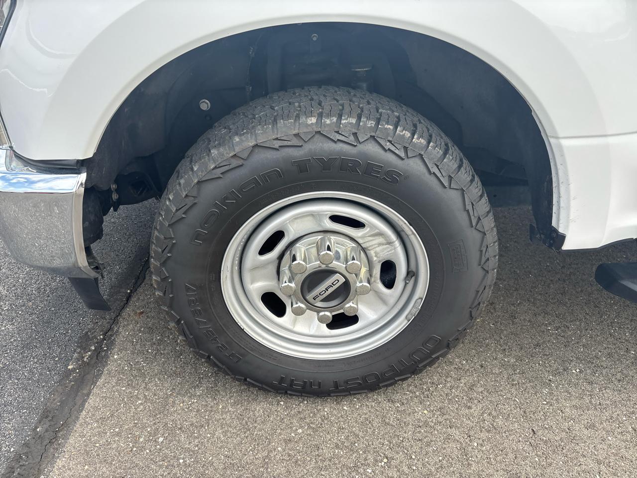 Ford Super Duty F-250 SRW XLT 2WD Reg Cab 8' Box 2021