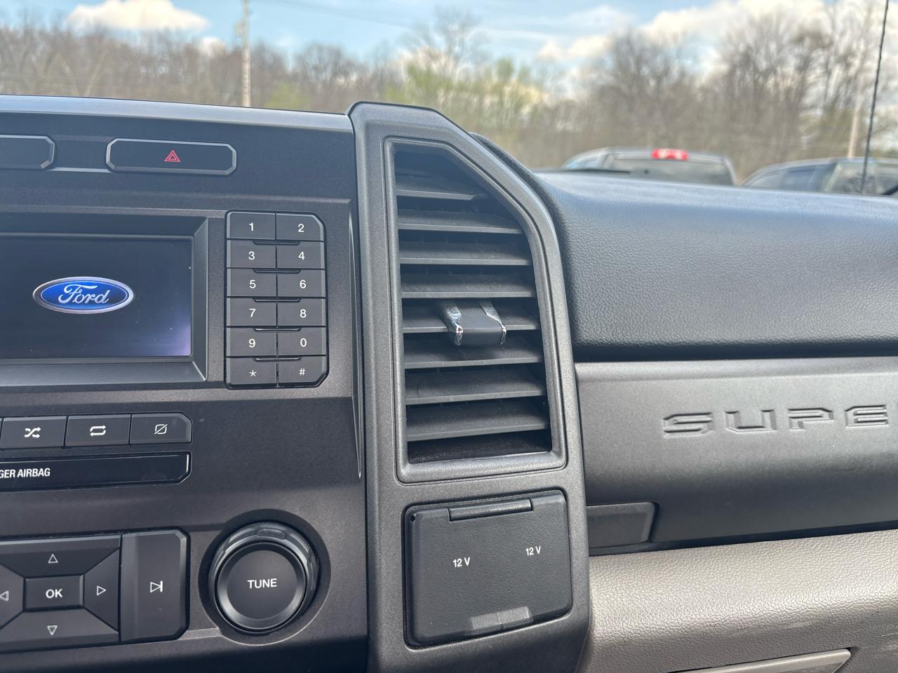 Ford Super Duty F-250 SRW XLT 2WD Reg Cab 8' Box 2021