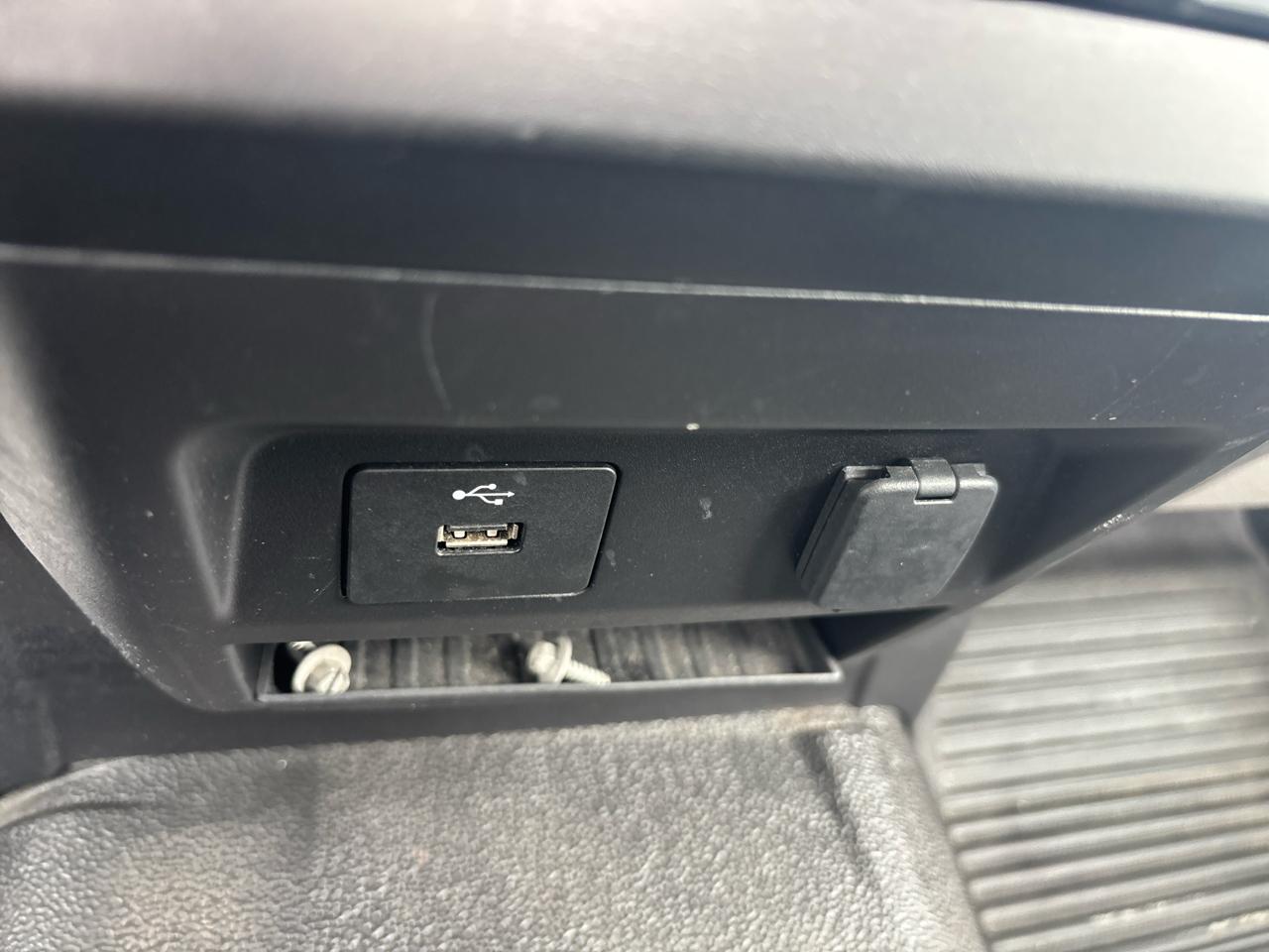 Ford Super Duty F-250 SRW XLT 2WD Reg Cab 8' Box 2021