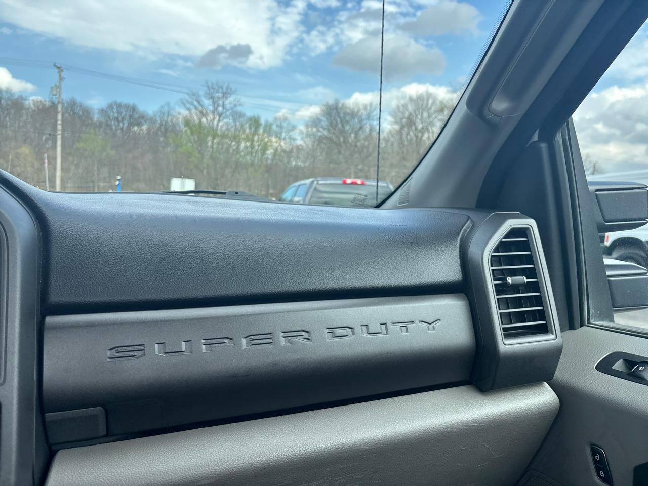Ford Super Duty F-250 SRW XLT 2WD Reg Cab 8' Box 2021