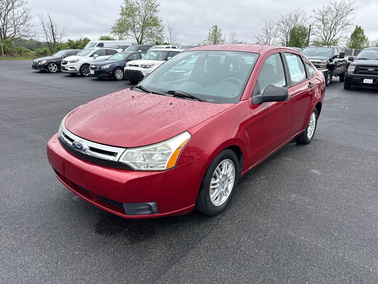 Ford Focus 4dr Sdn SE 2010