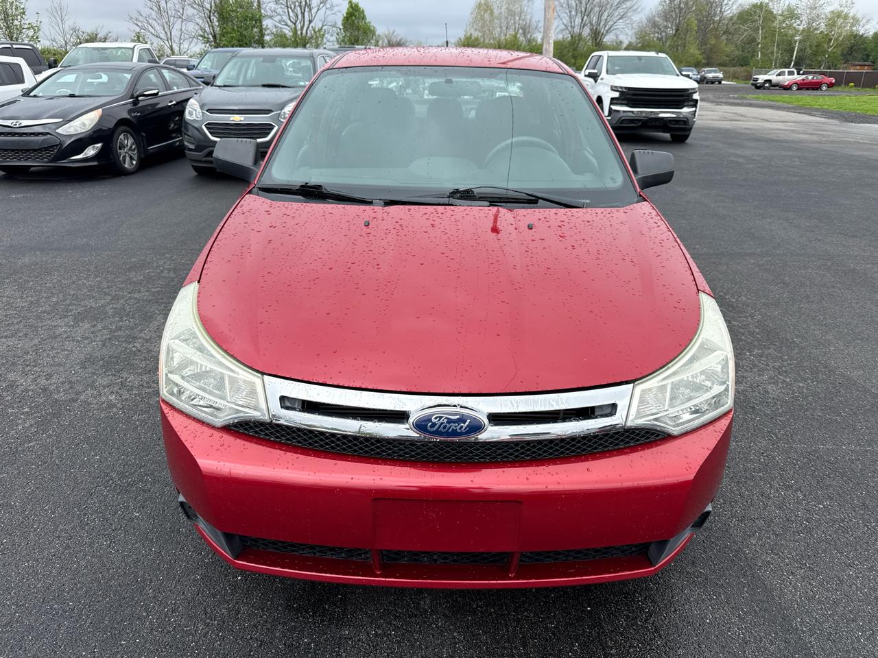 Ford Focus 4dr Sdn SE 2010