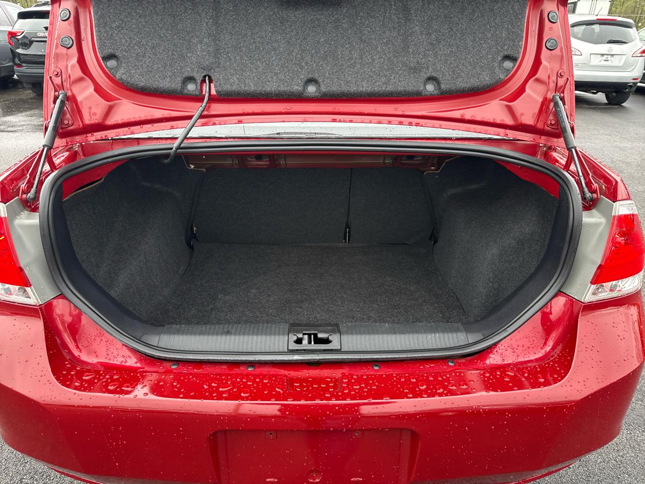 Ford Focus 4dr Sdn SE 2010