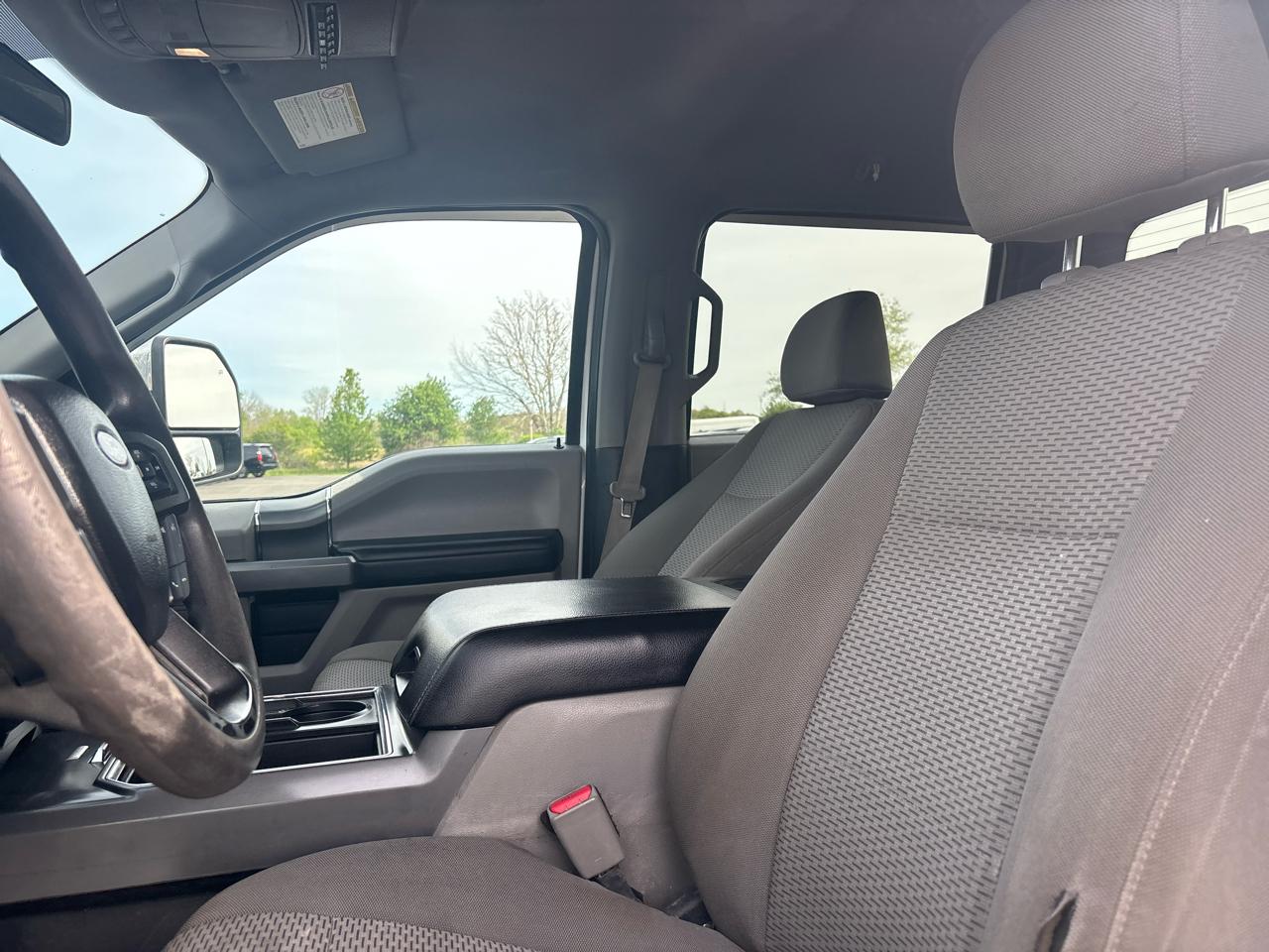 Ford Super Duty F-250 SRW XLT 4WD SuperCab 6.75' Box 2017