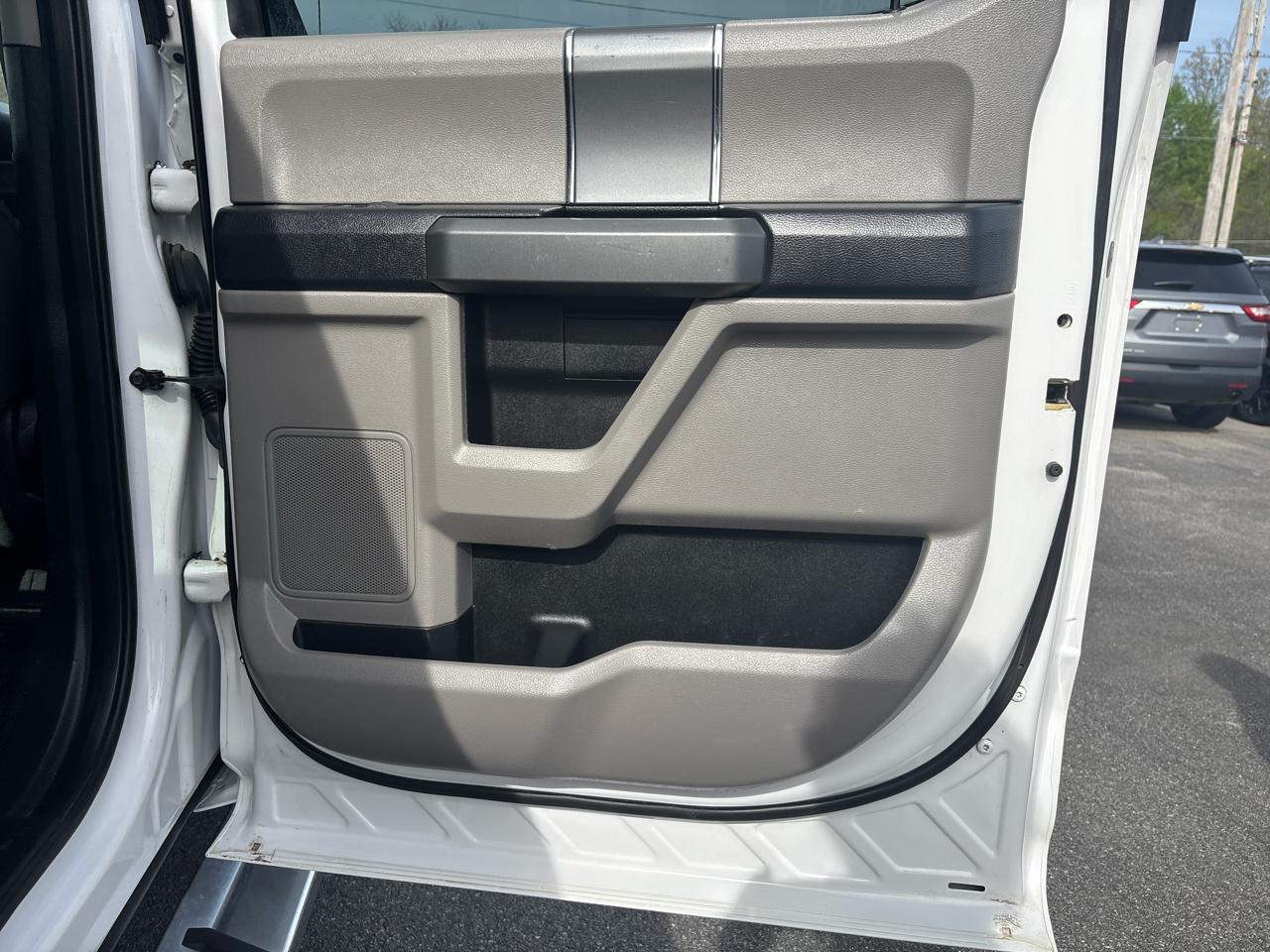 Ford Super Duty F-250 SRW XLT 4WD SuperCab 6.75' Box 2017