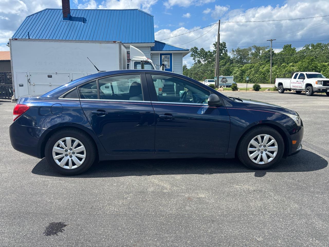 Chevrolet Cruze 4dr Sdn LS 2011