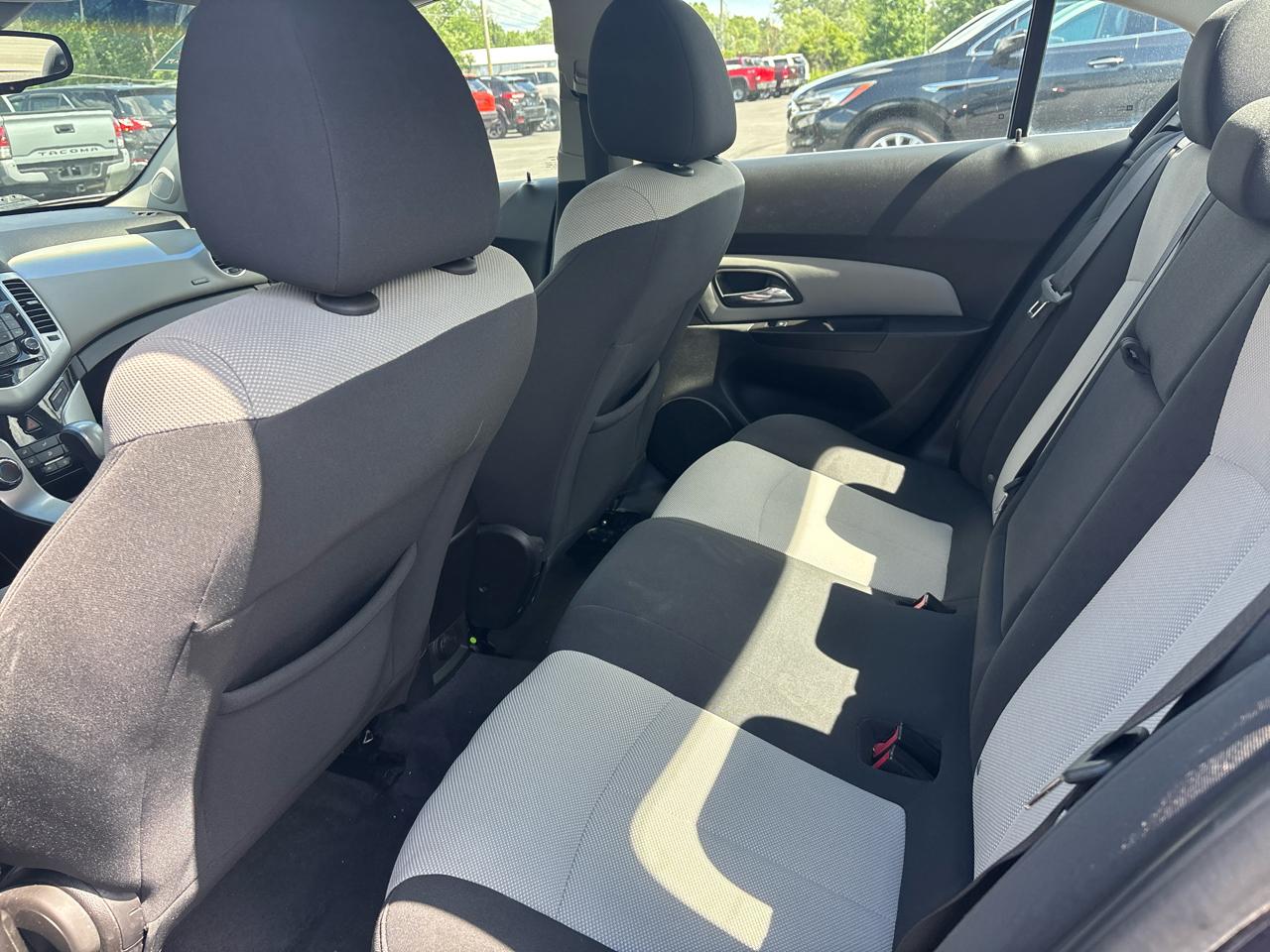 Chevrolet Cruze 4dr Sdn LS 2011