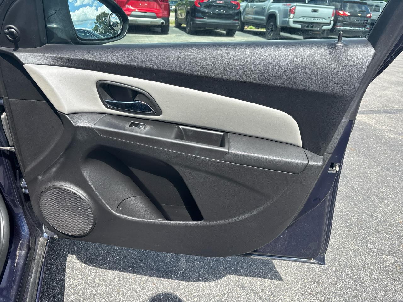 Chevrolet Cruze 4dr Sdn LS 2011
