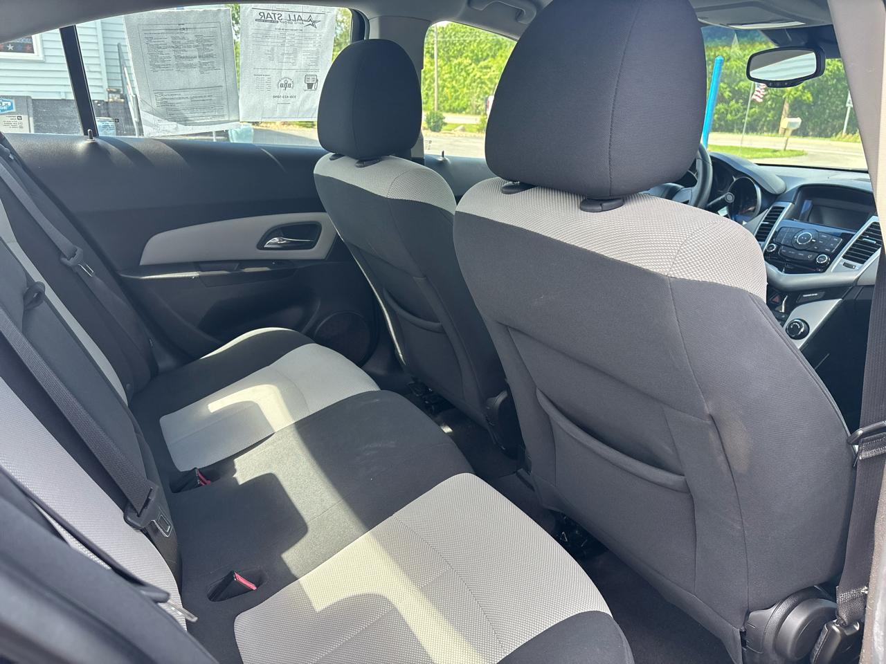 Chevrolet Cruze 4dr Sdn LS 2011