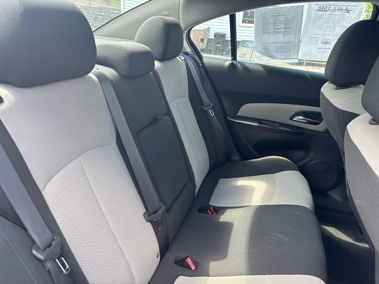 Chevrolet Cruze 4dr Sdn LS 2011