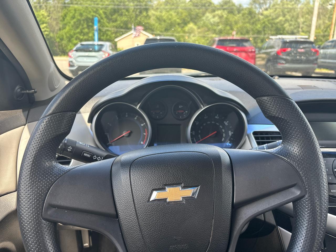 Chevrolet Cruze 4dr Sdn LS 2011