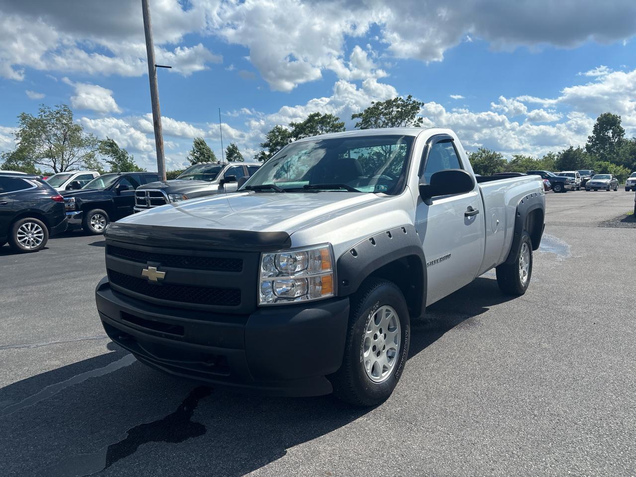 Chevrolet Silverado 1500 4WD Reg Cab 133.0" Work Truck 2011