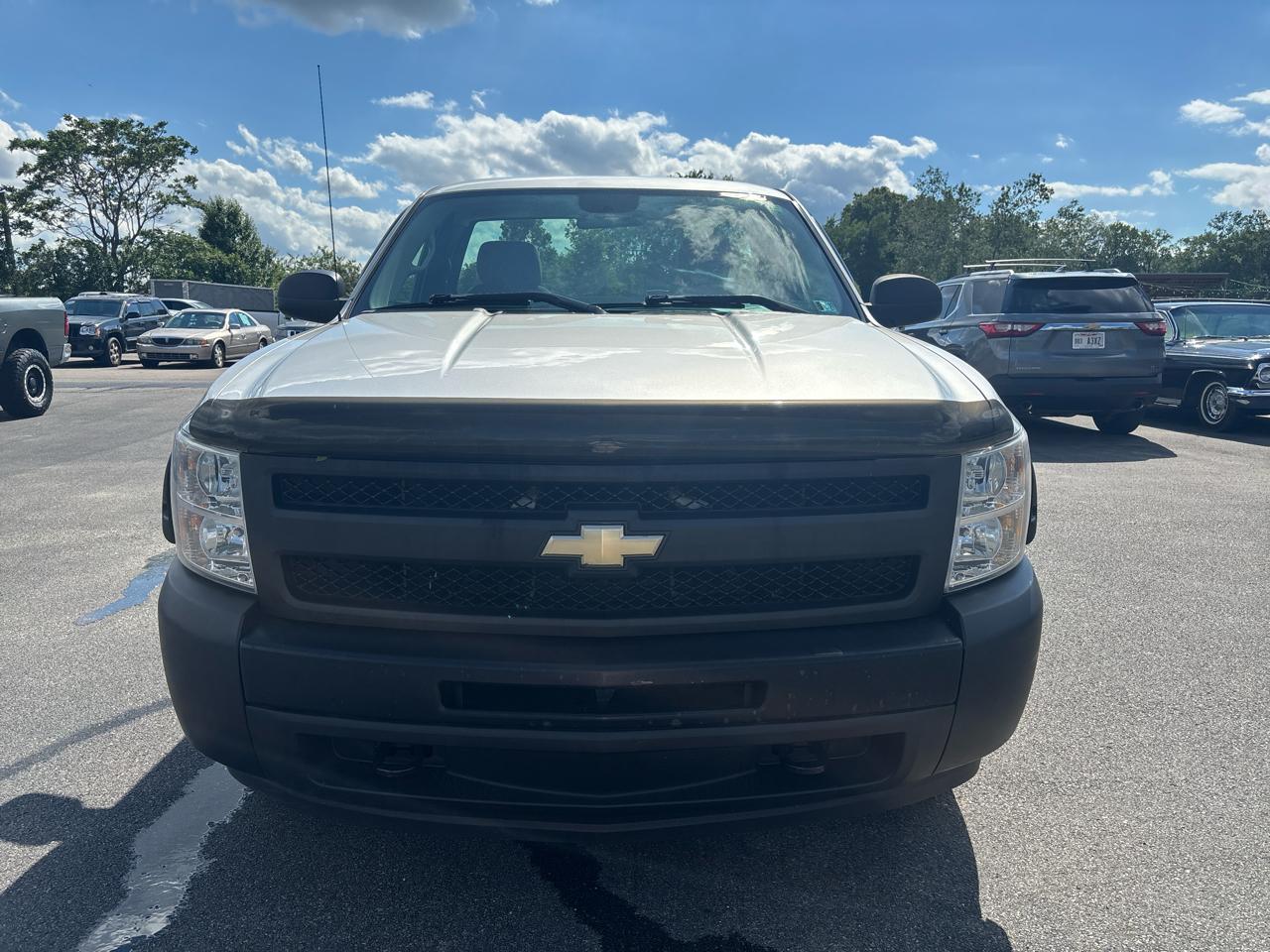 Chevrolet Silverado 1500 4WD Reg Cab 133.0" Work Truck 2011