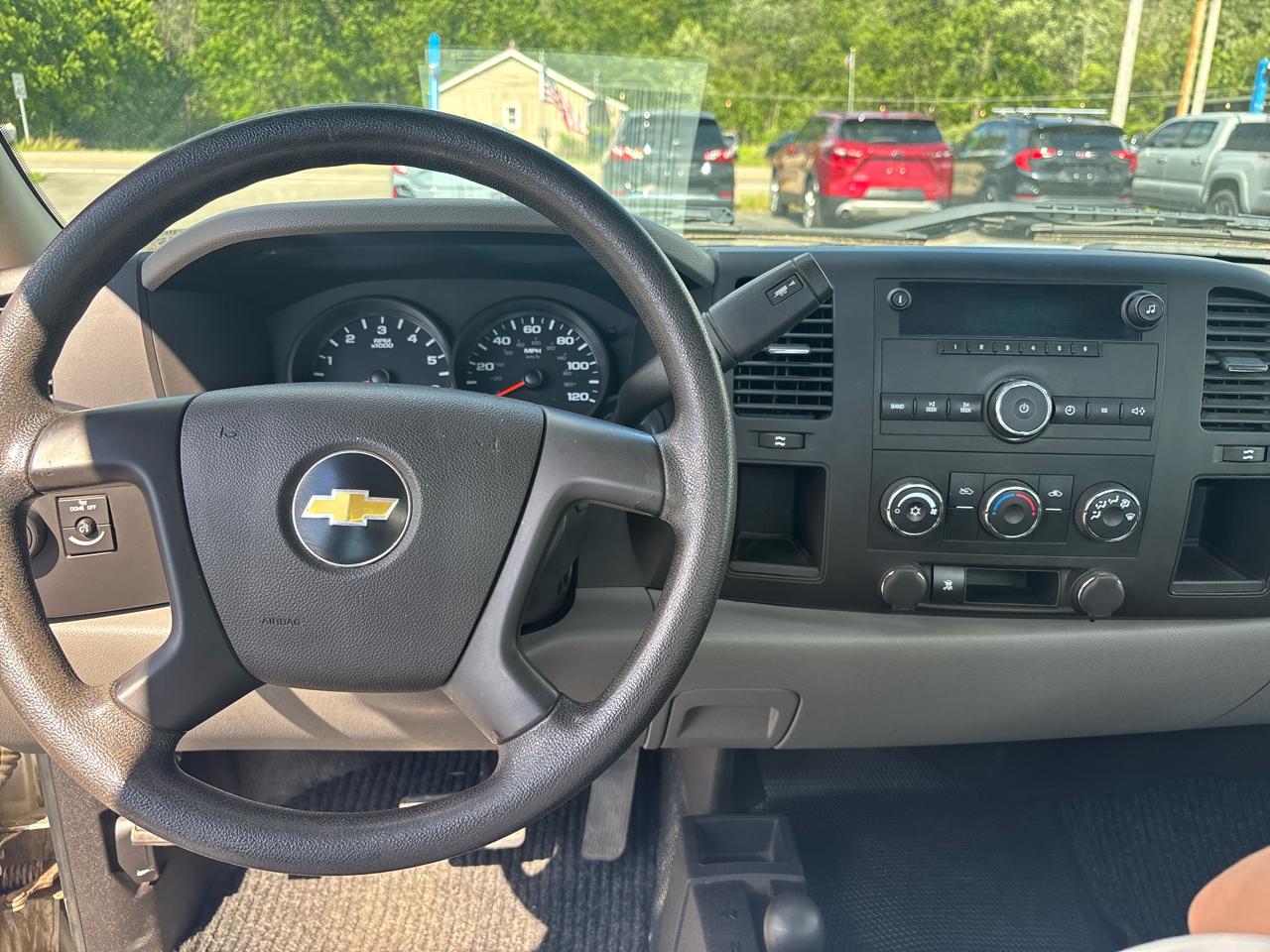 Chevrolet Silverado 1500 4WD Reg Cab 133.0" Work Truck 2011