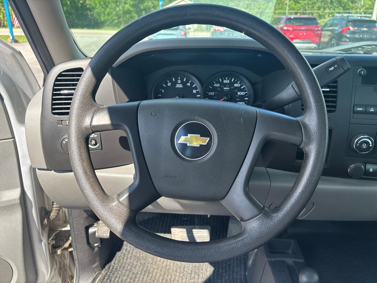 Chevrolet Silverado 1500 4WD Reg Cab 133.0" Work Truck 2011
