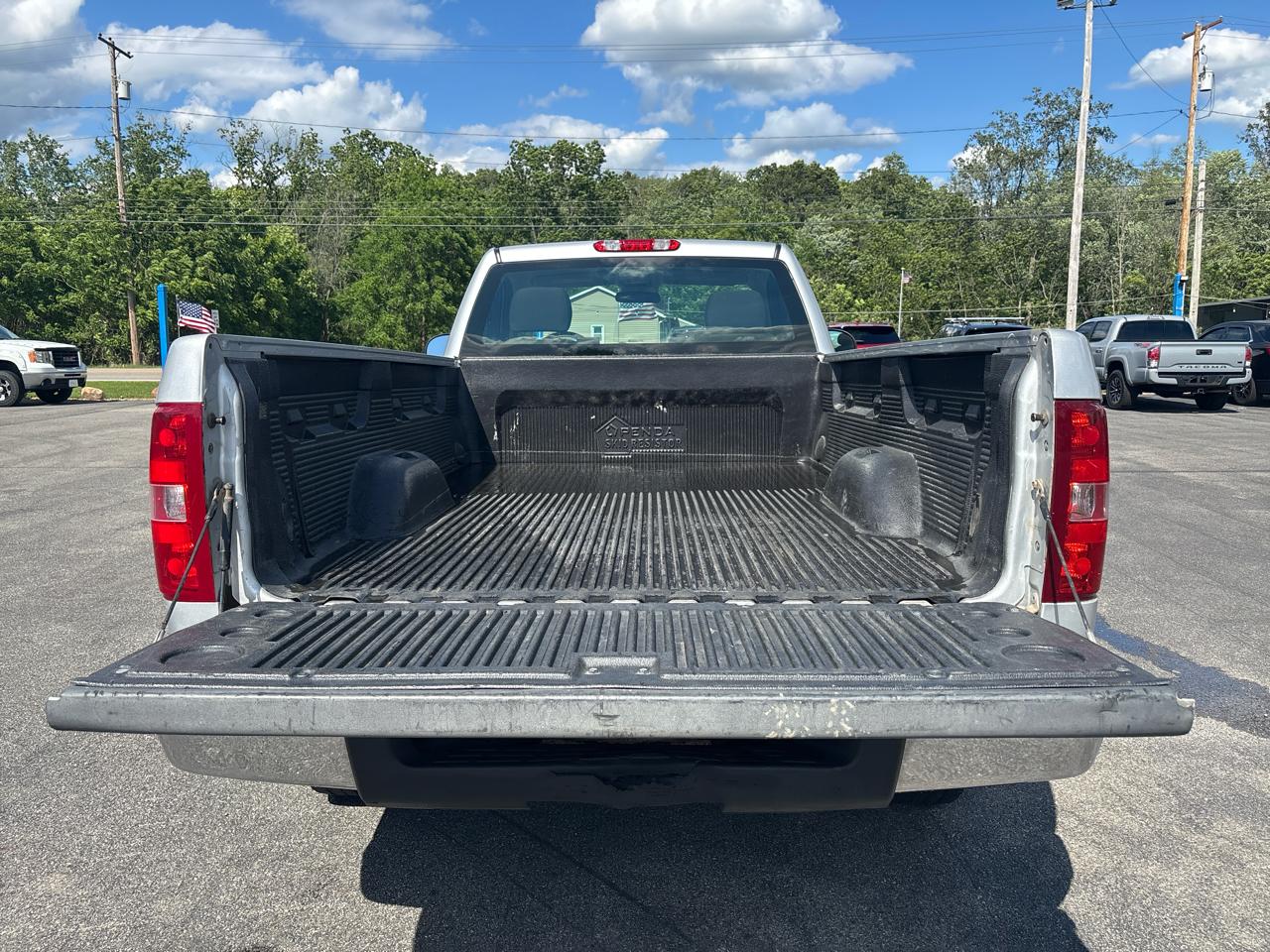 Chevrolet Silverado 1500 4WD Reg Cab 133.0" Work Truck 2011