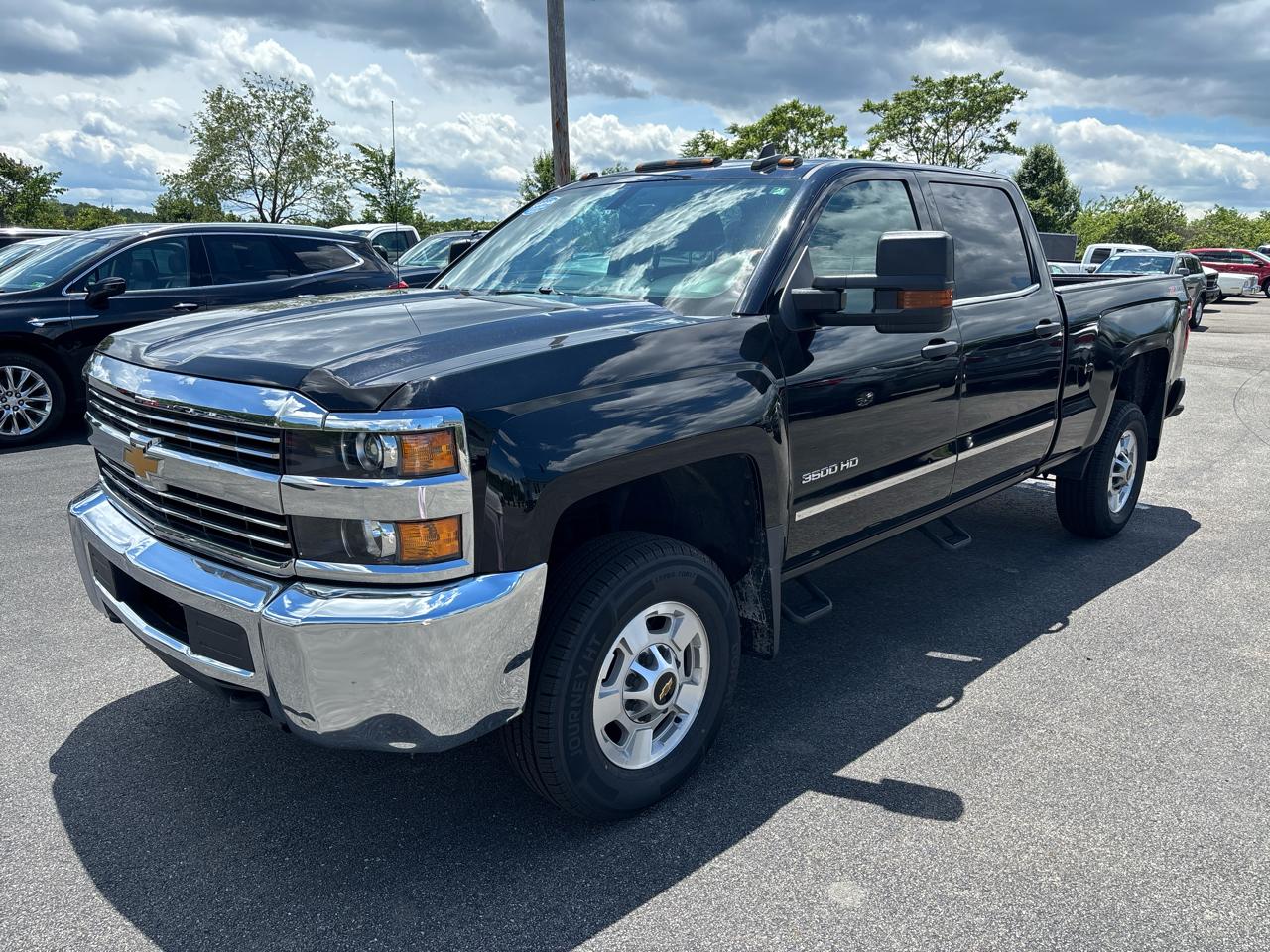 2015 Chevrolet Silverado 3500HD Built After Aug 14 4WD Crew Cab 153.7" Work Truck