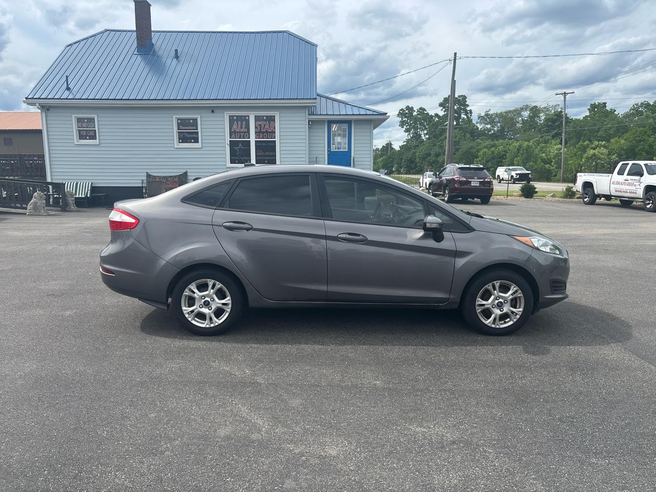 Ford Fiesta 4dr Sdn SE 2014