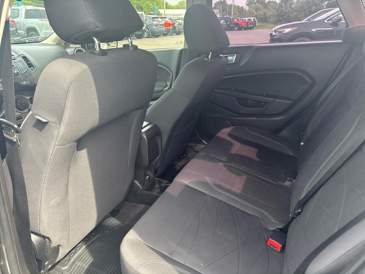 Ford Fiesta 4dr Sdn SE 2014