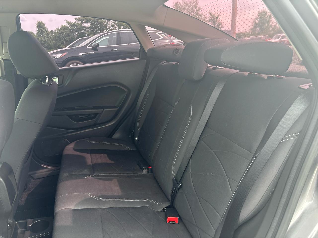 Ford Fiesta 4dr Sdn SE 2014
