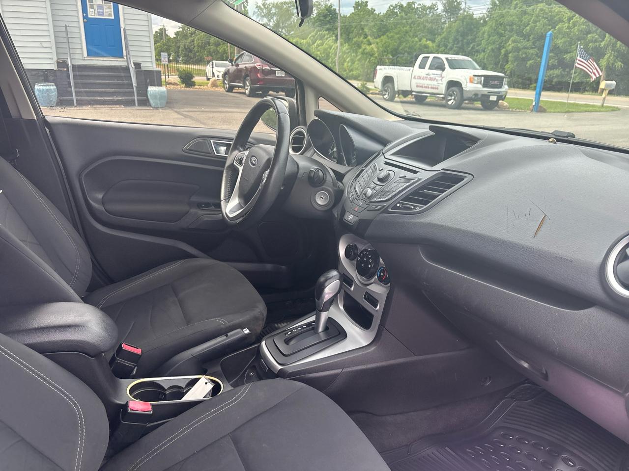 Ford Fiesta 4dr Sdn SE 2014
