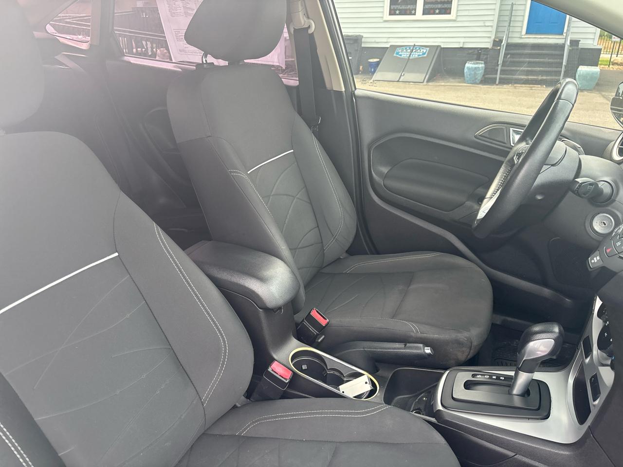 Ford Fiesta 4dr Sdn SE 2014