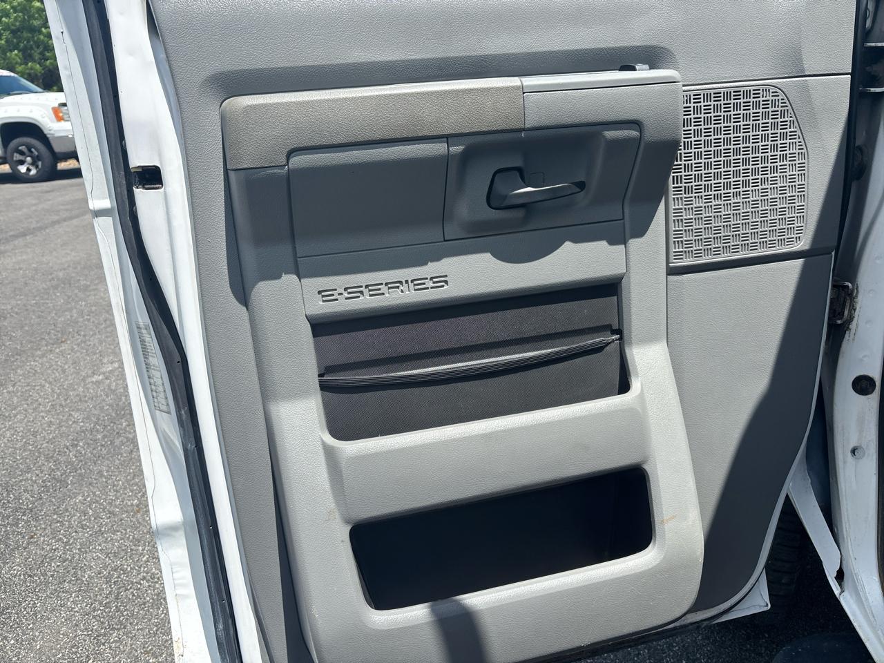 Ford Econoline Cargo Van E-250 Recreational 2011