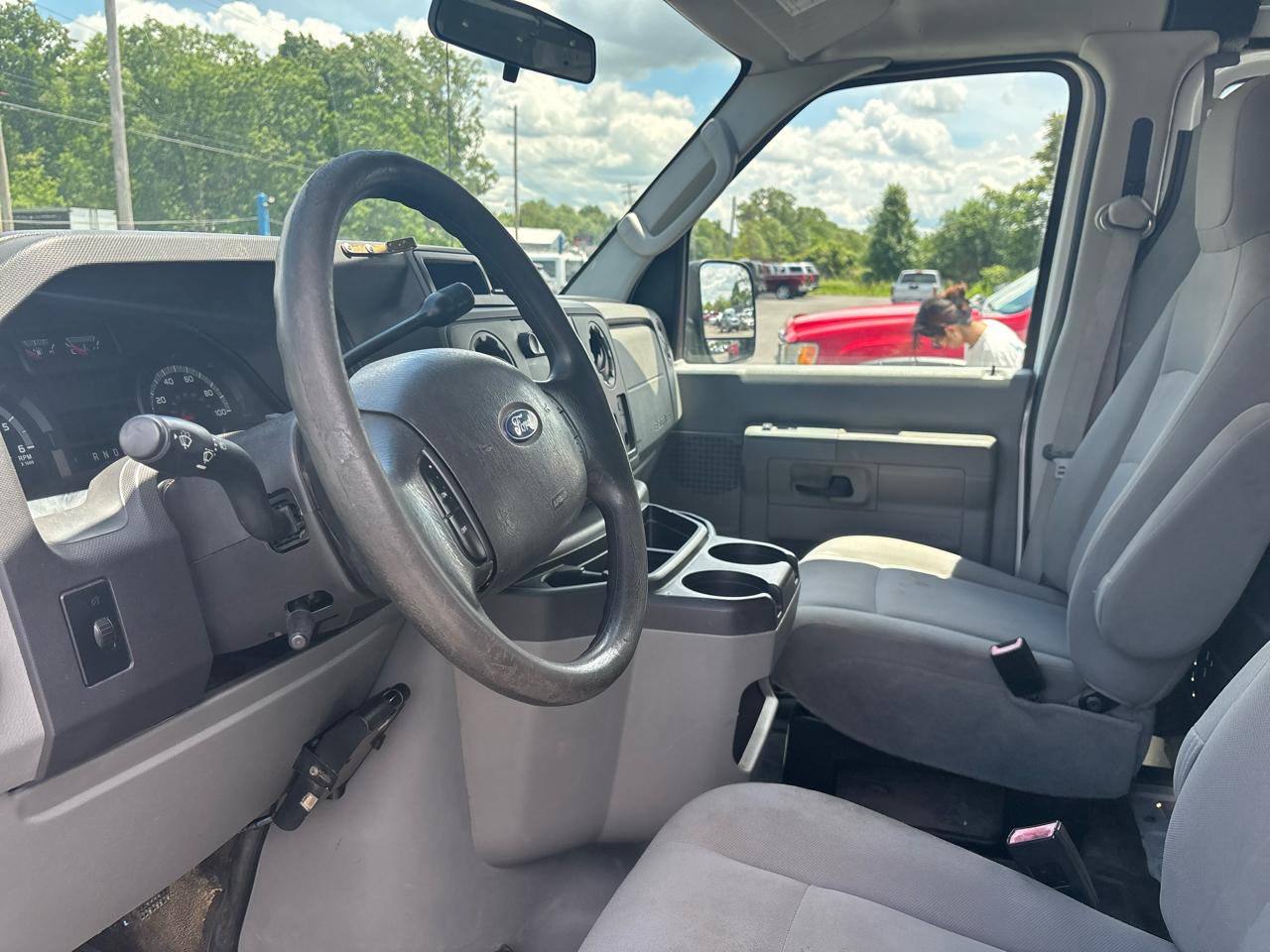 Ford Econoline Cargo Van E-250 Recreational 2011