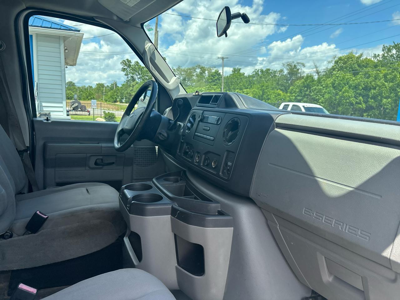 Ford Econoline Cargo Van E-250 Recreational 2011