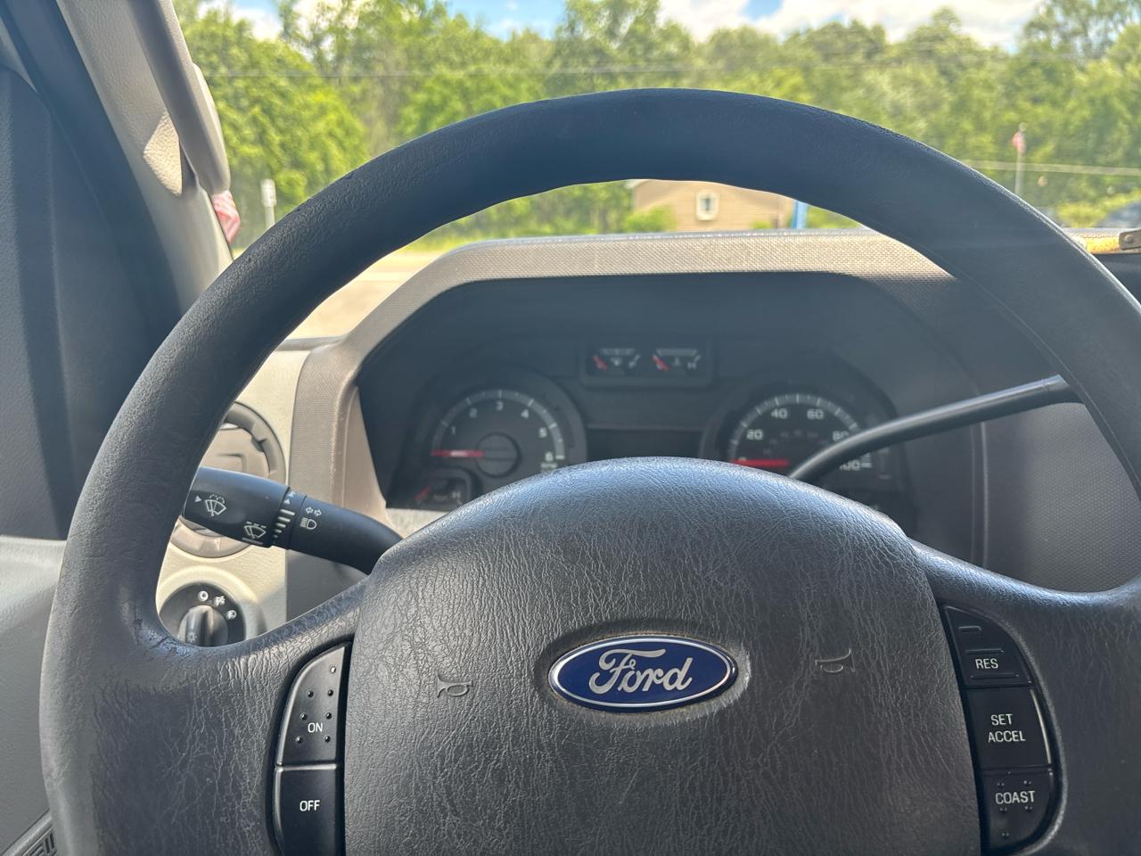 Ford Econoline Cargo Van E-250 Recreational 2011