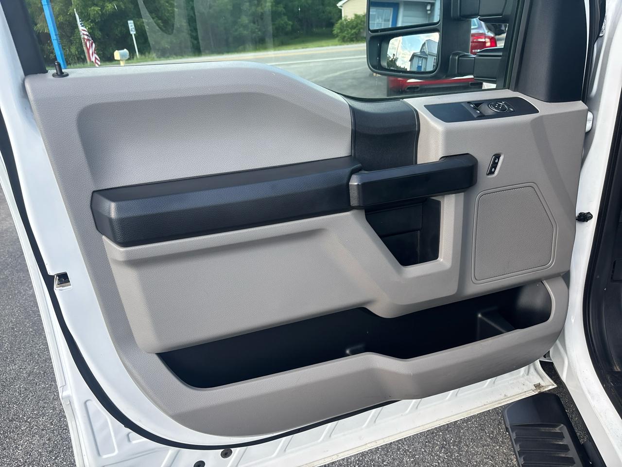 Ford Super Duty F-250 SRW XL 2WD Reg Cab 8' Box 2021