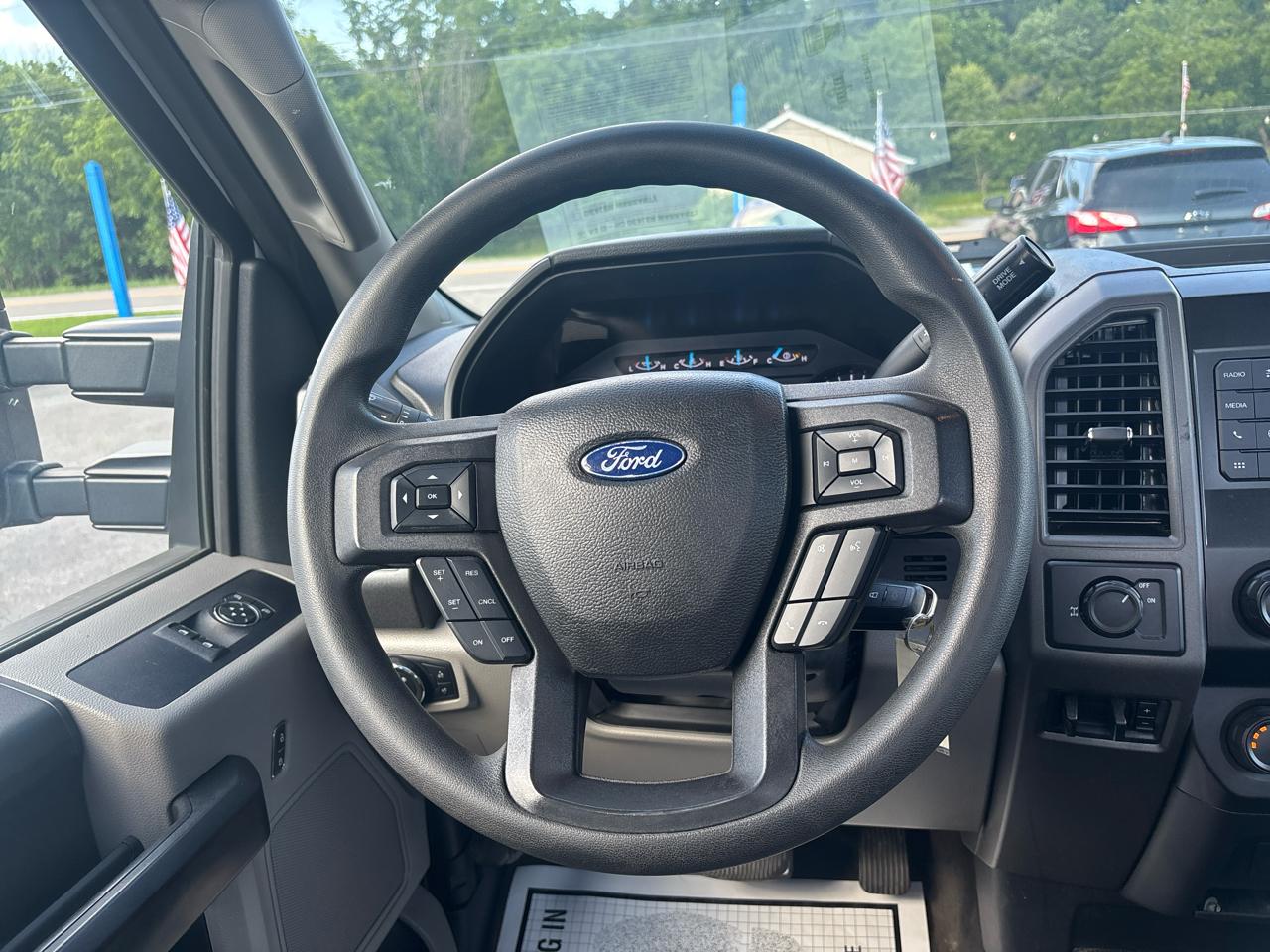 Ford Super Duty F-250 SRW XL 2WD Reg Cab 8' Box 2021