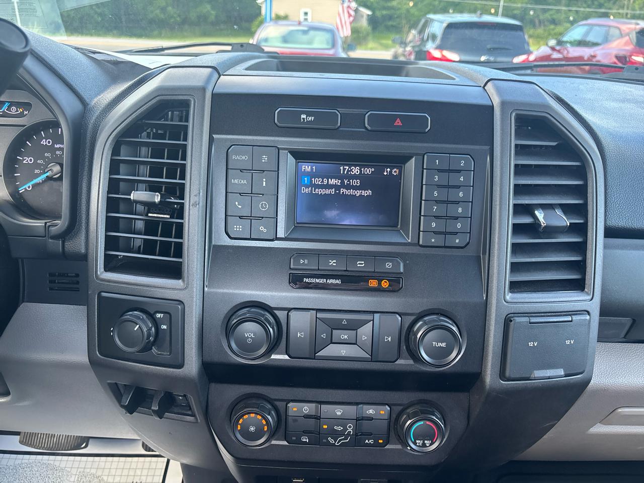 Ford Super Duty F-250 SRW XL 2WD Reg Cab 8' Box 2021