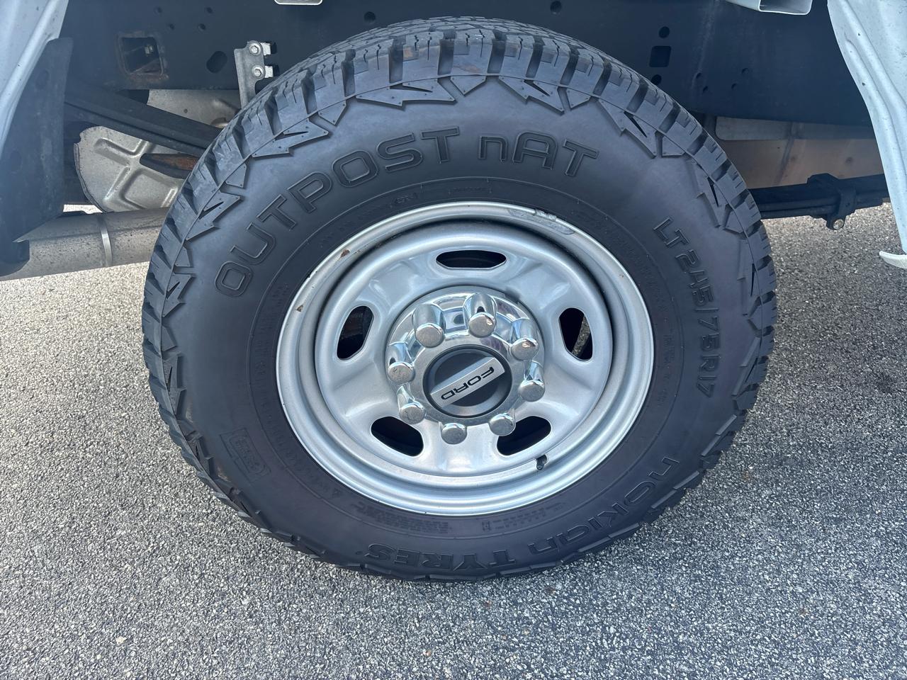 Ford Super Duty F-250 SRW XL 2WD Reg Cab 8' Box 2021