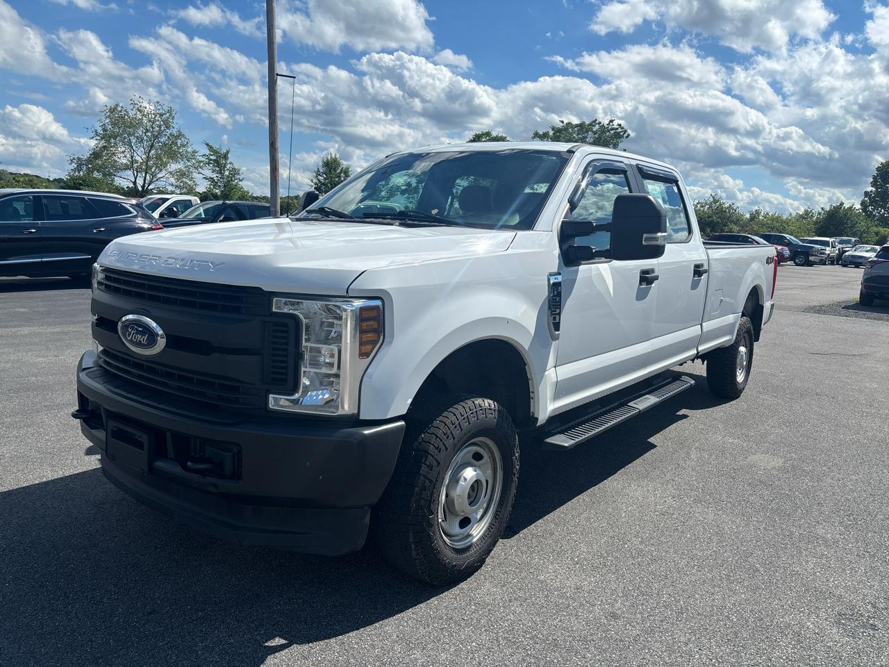 Ford Super Duty F-250 SRW XL 4WD Crew Cab 8' Box 2019