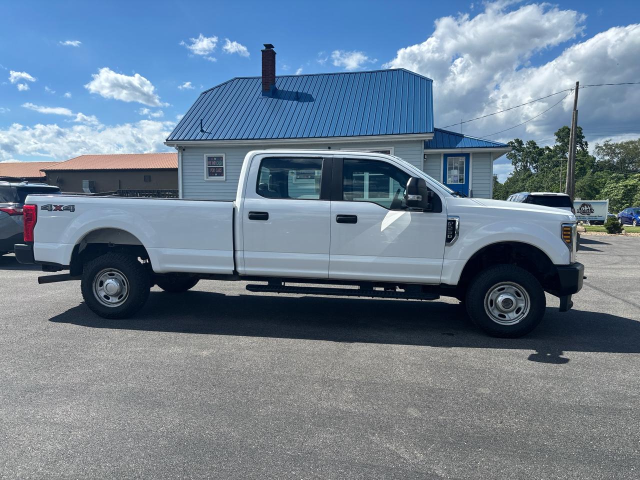Ford Super Duty F-250 SRW XL 4WD Crew Cab 8' Box 2019