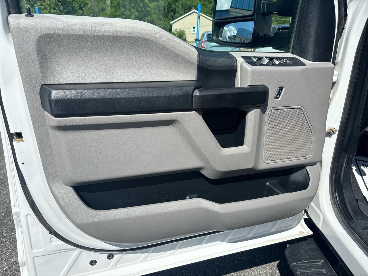 Ford Super Duty F-250 SRW XL 4WD Crew Cab 8' Box 2019