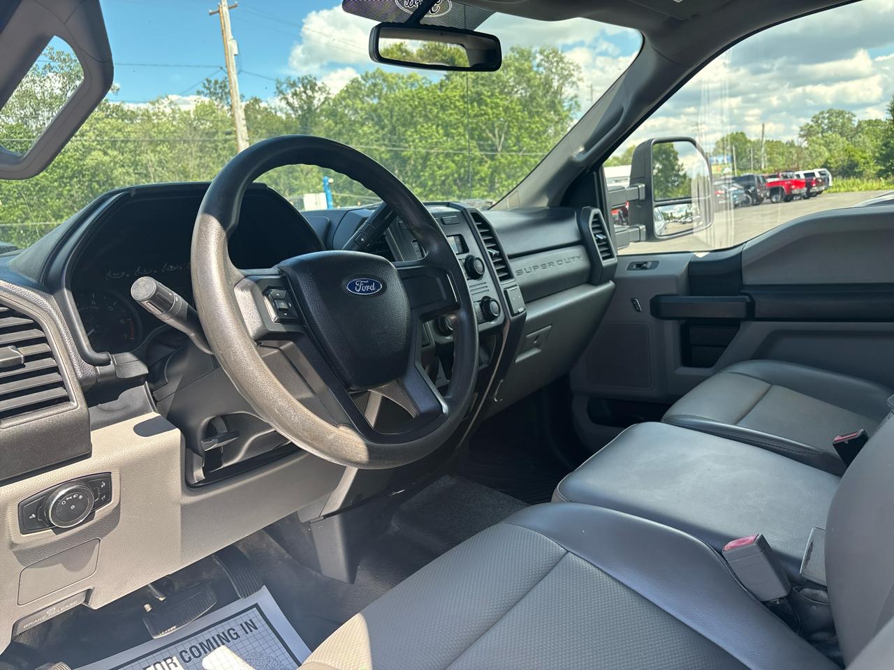 Ford Super Duty F-250 SRW XL 4WD Crew Cab 8' Box 2019
