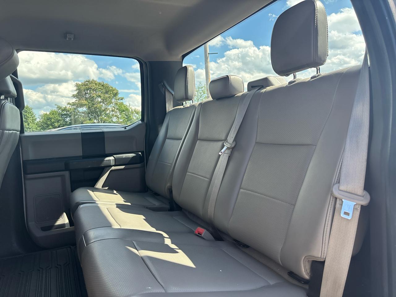 Ford Super Duty F-250 SRW XL 4WD Crew Cab 8' Box 2019